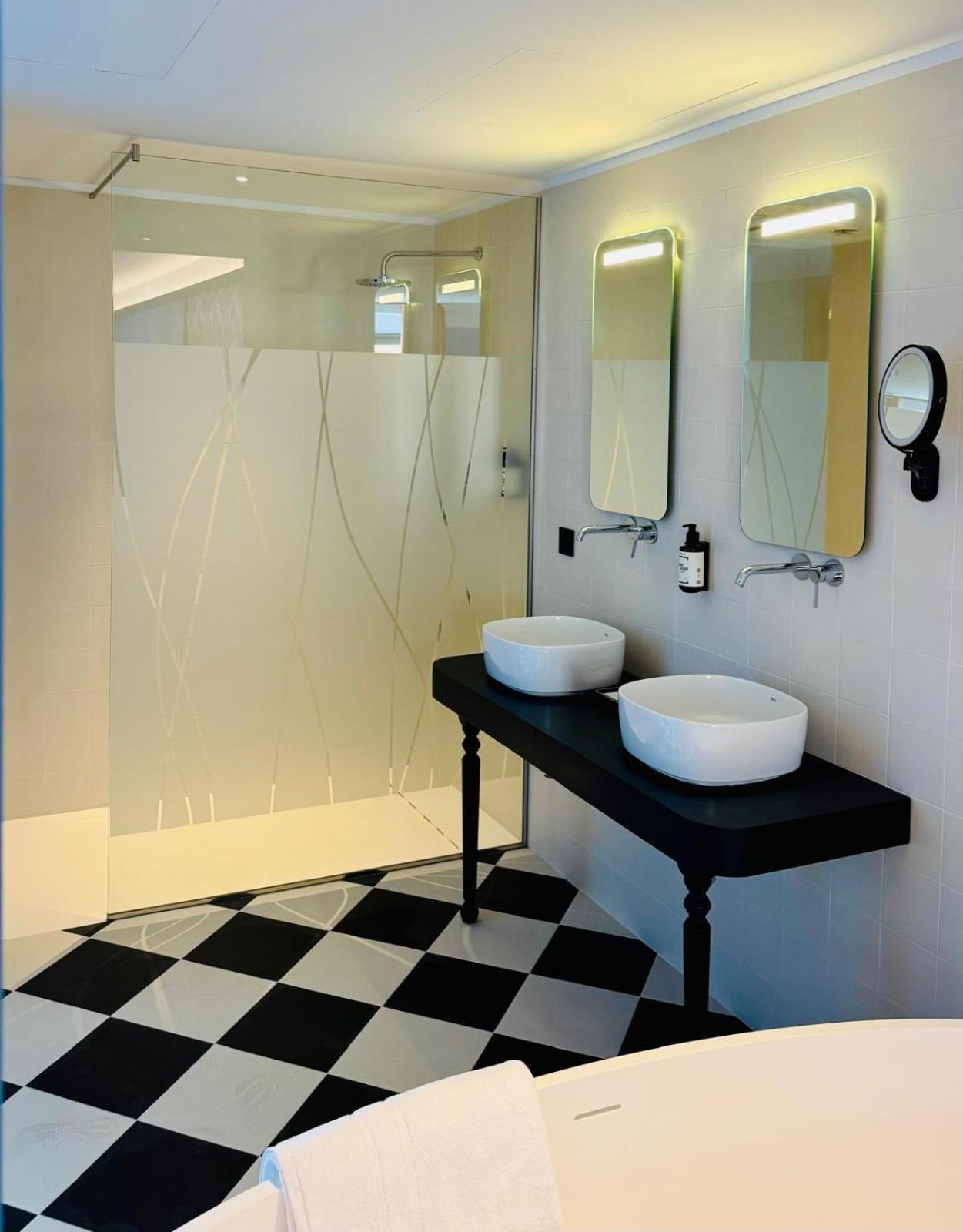 Hotel Divino & Apartments Figueres  Zewnętrze zdjęcie