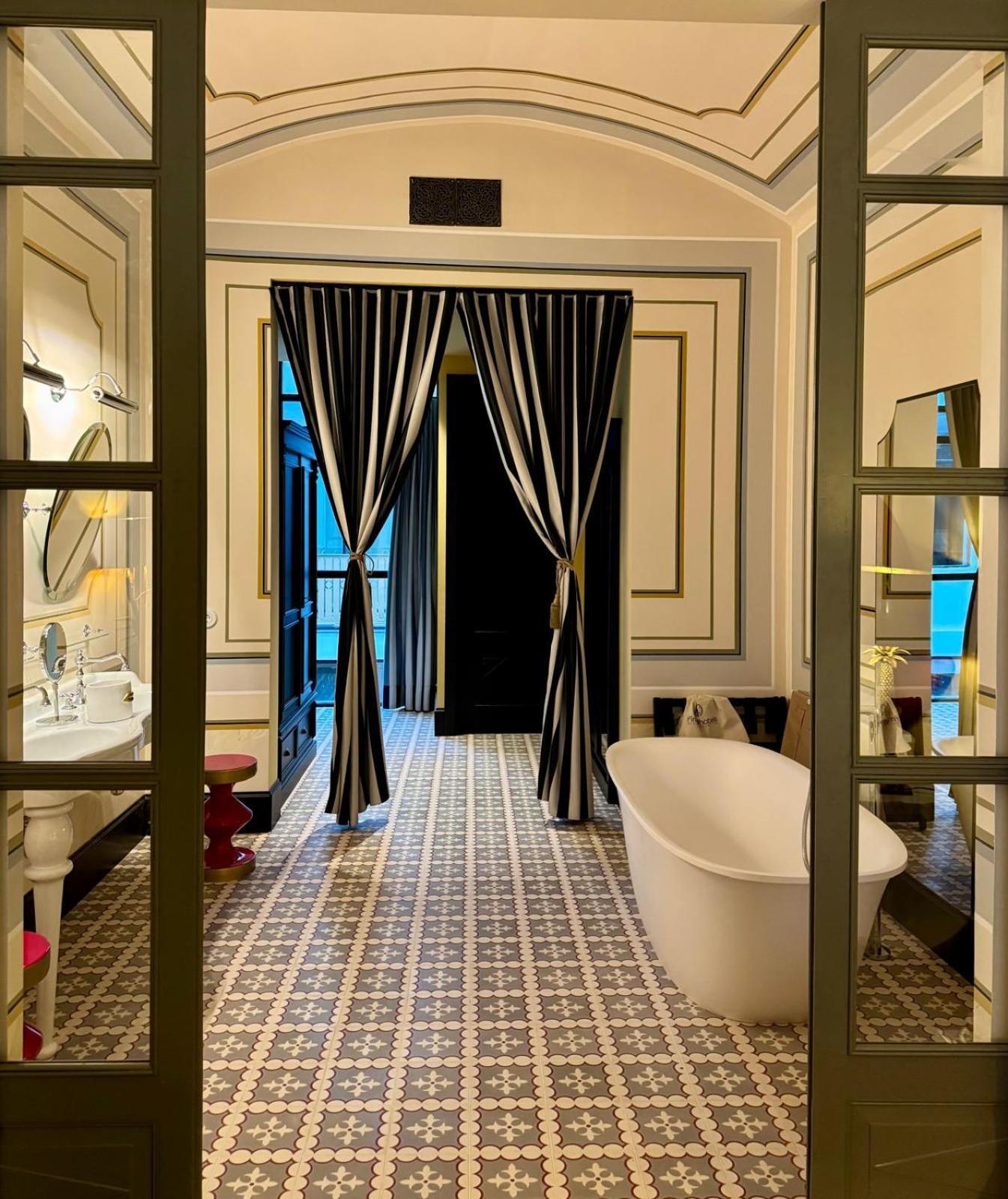 Hotel Divino & Apartments Figueres  Zewnętrze zdjęcie